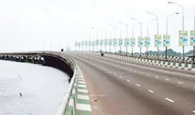 Police to prosecute Lagos worker who attempts to jump into lagoon from Third Mainland Bridge