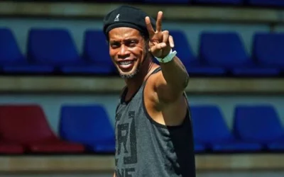 EPL: Ronaldinho names favourite team to win title, predicts position Arsenal will finish
